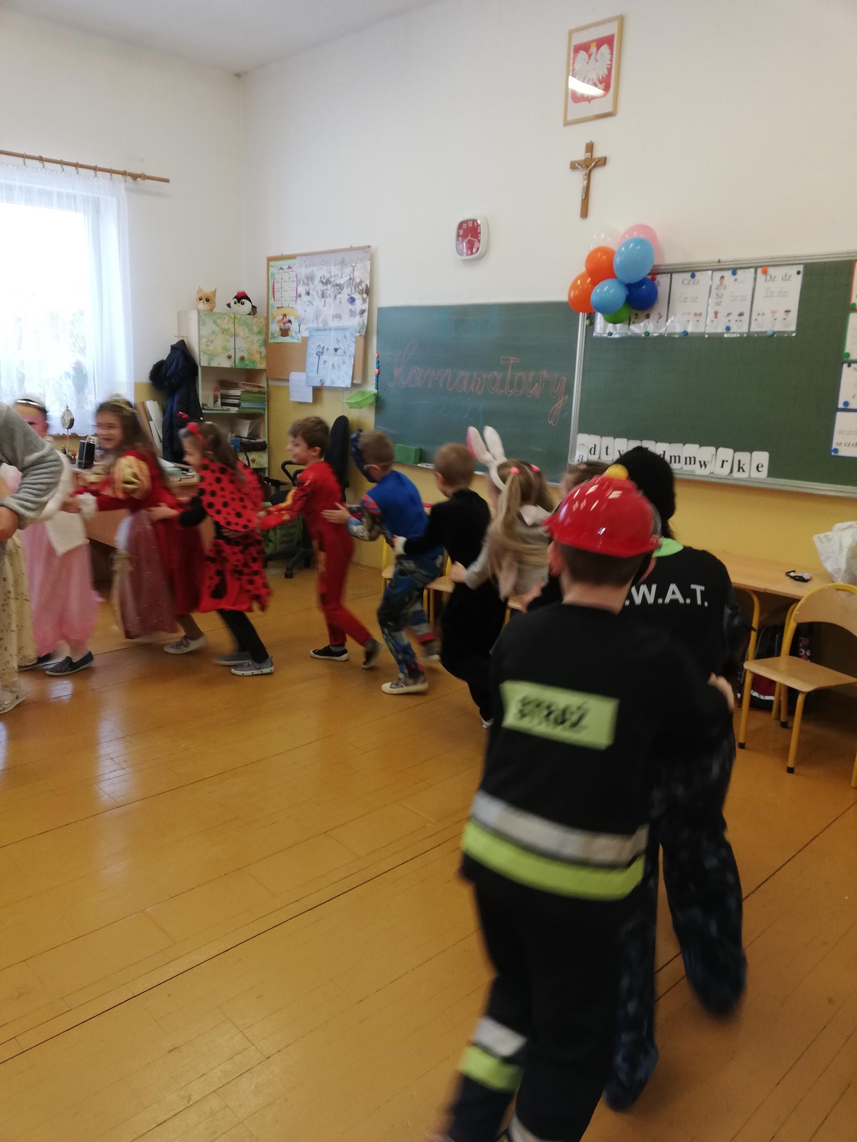 Bal karnawałowy w klasach pierwszych